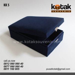 kotak kado biru premium